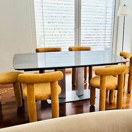 View 110sqm In/outdoor Living Entire With 2 Bedrooms *